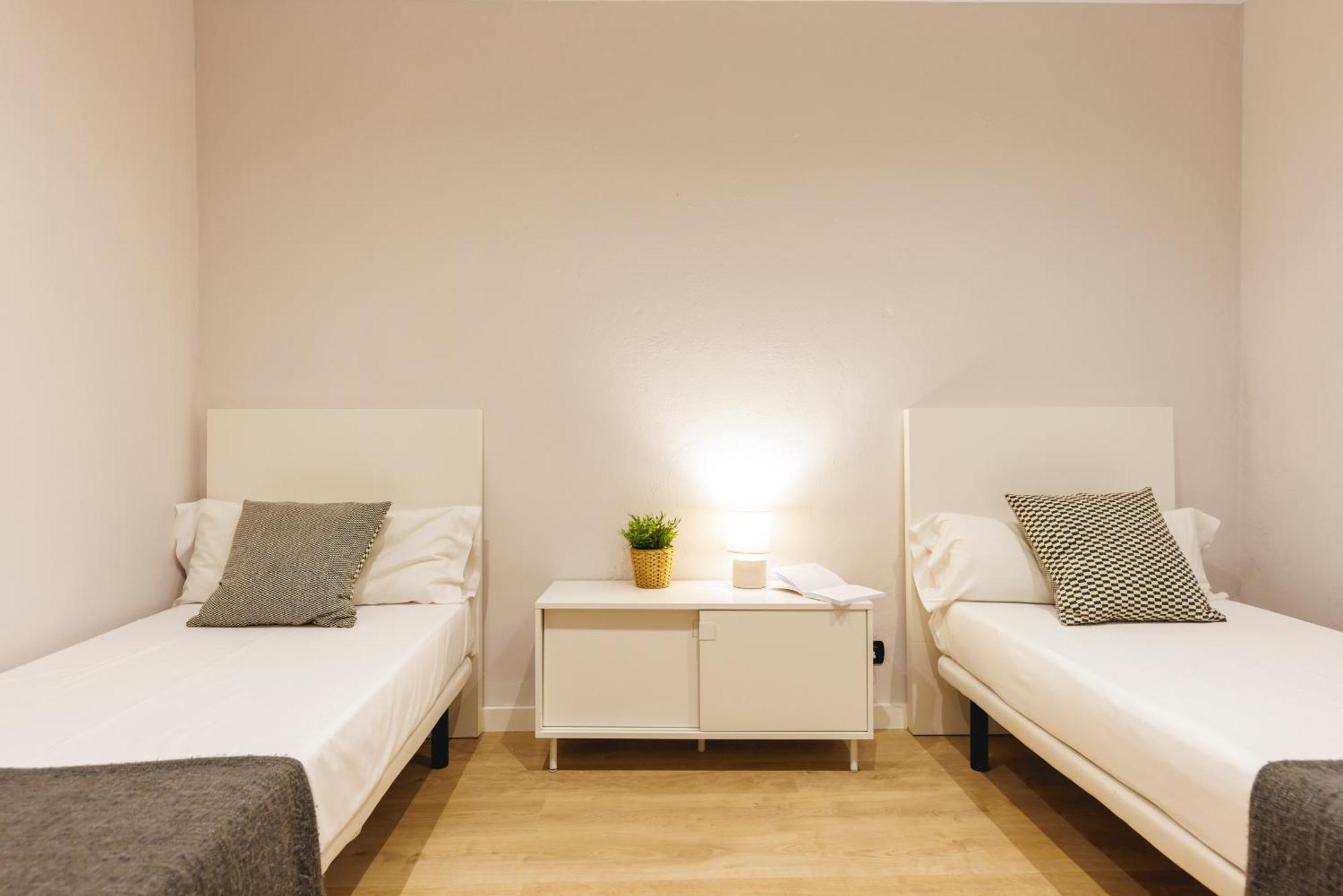 Apartamentos Mora 4 Girona Exterior foto